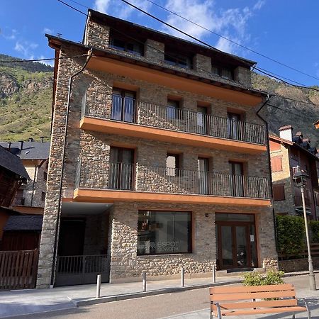 Espot Cowork & Apartments - L'Amfitriona Esterno foto