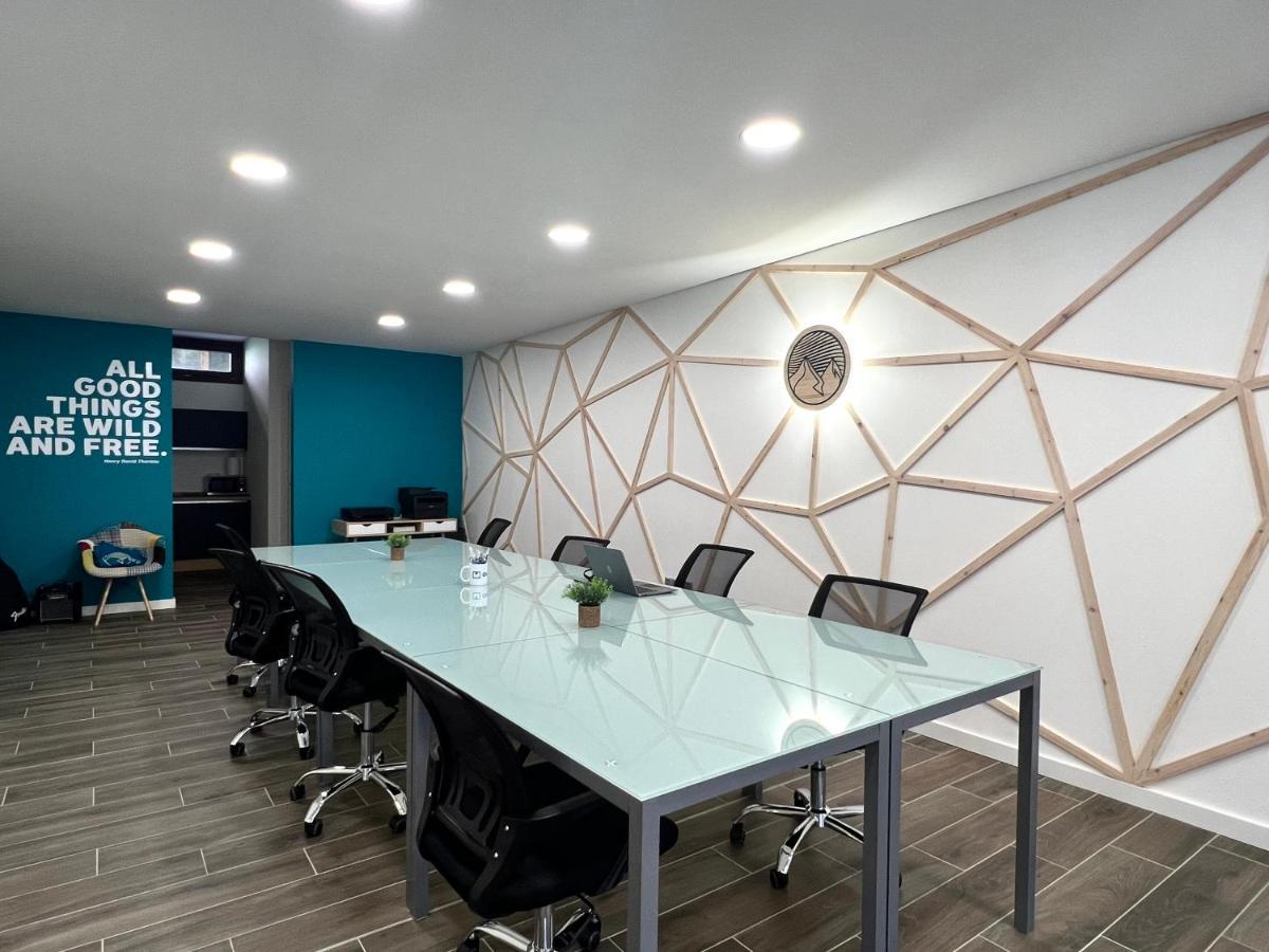 Espot Cowork & Apartments - L'Amfitriona Esterno foto