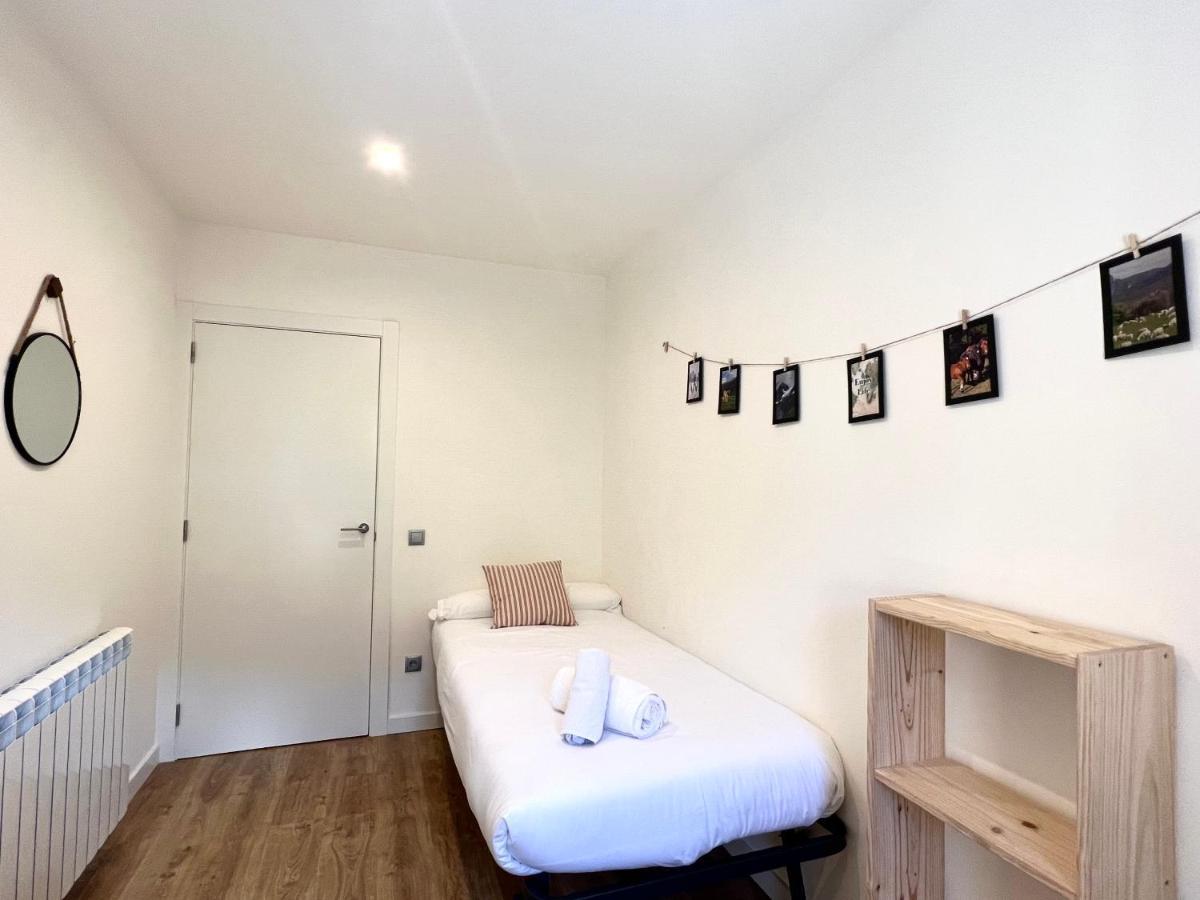 Espot Cowork & Apartments - L'Amfitriona Esterno foto