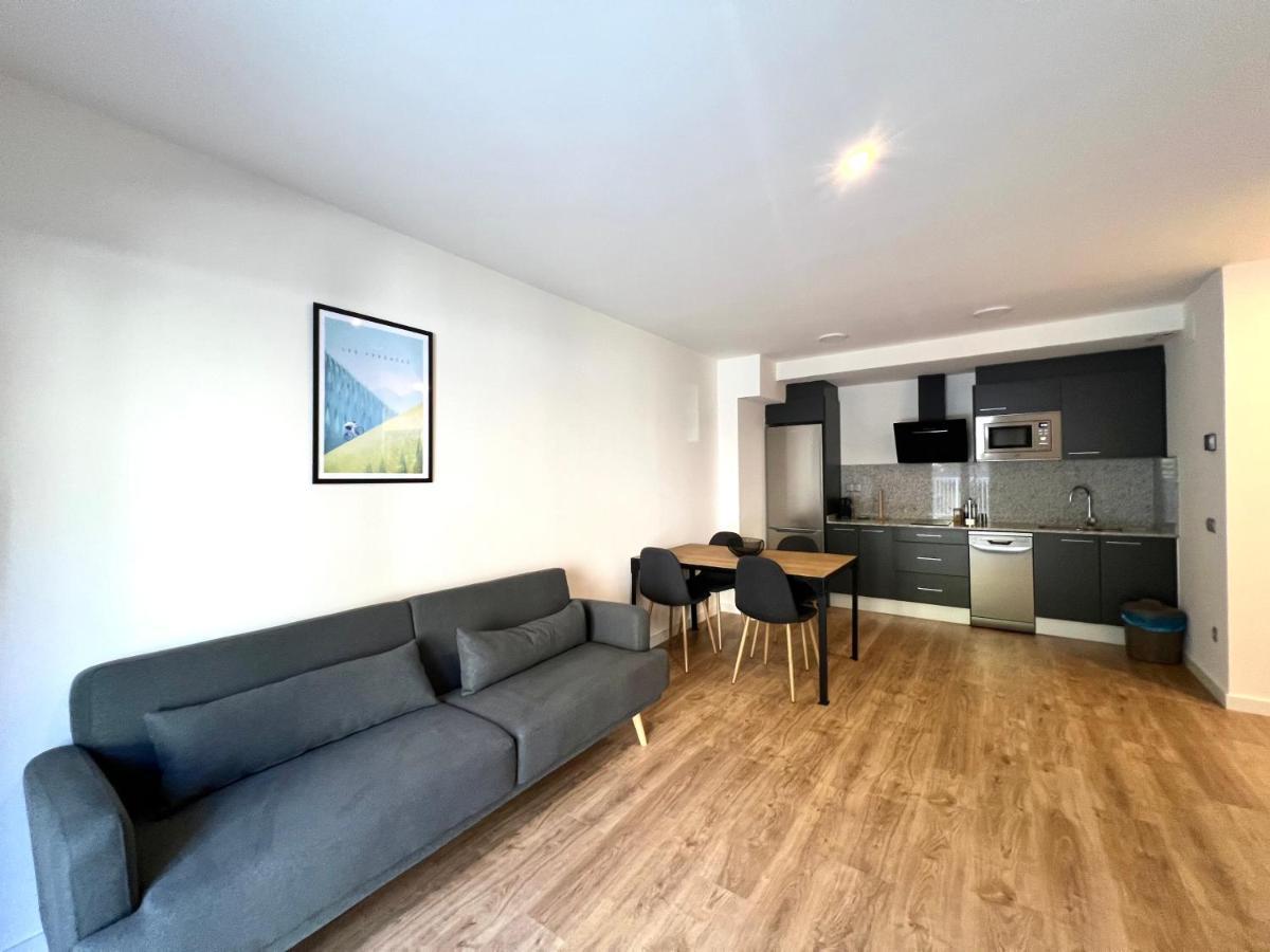 Espot Cowork & Apartments - L'Amfitriona Esterno foto