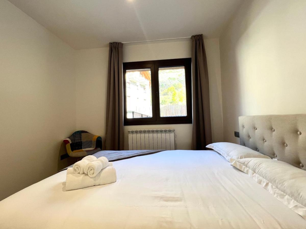 Espot Cowork & Apartments - L'Amfitriona Esterno foto