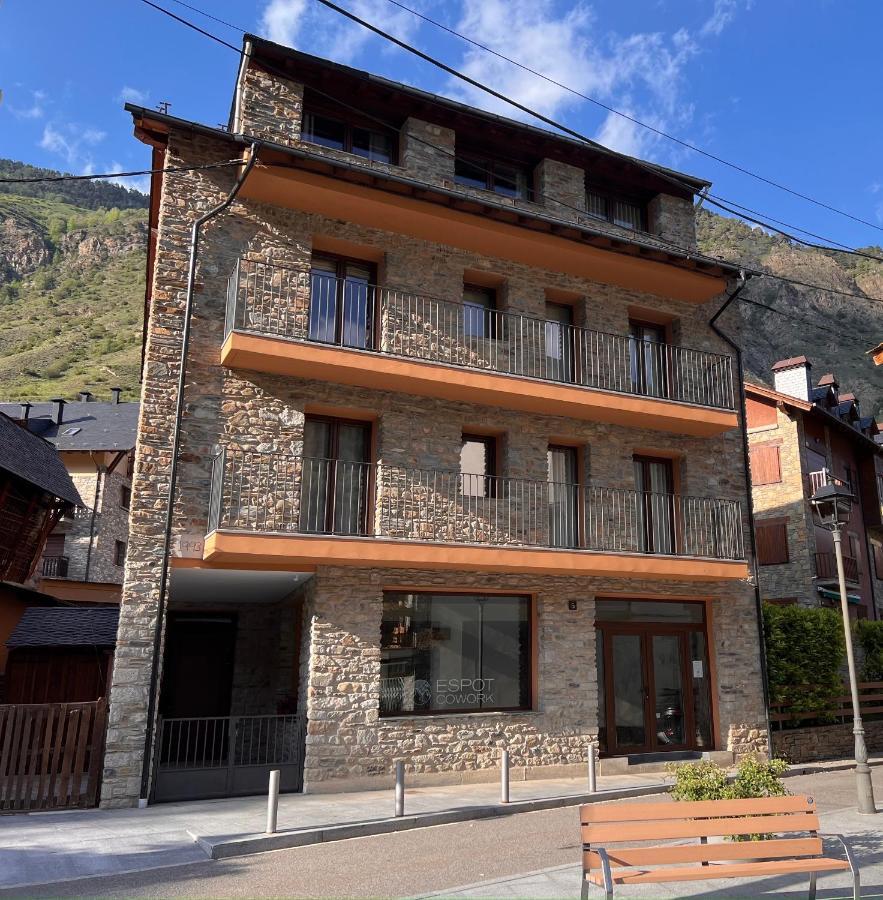 Espot Cowork & Apartments - L'Amfitriona Esterno foto